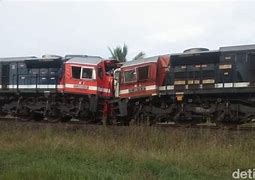 Kereta Kereta Api Tabrakan